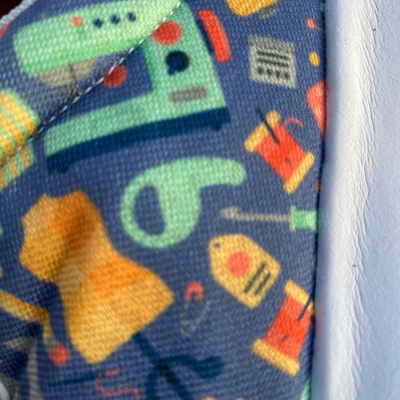 GROOVE BAHS TENNIS SHORS SEAMSTRESS THEMED LIKE NEW SIZE 7 women’s - Picture 10 of 10